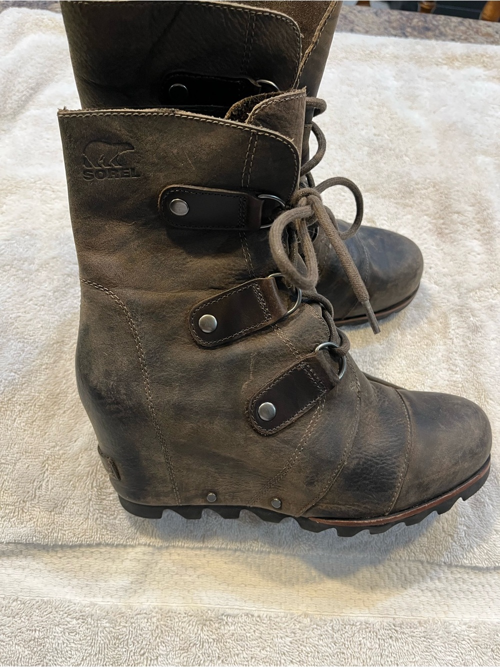 SOREL Women's Brown Leather Lace-Up Joan of Arctic wedge Boot